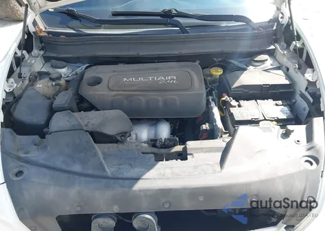 2015 Jeep Cherokee Latitude z USA, uszkodzony, nr VIN 1C4PJLCB6FW721360